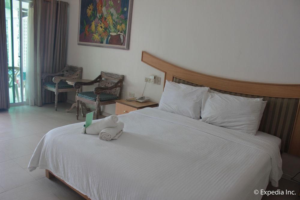 Wild Orchid Beach Resort Olóngapo Exterior foto