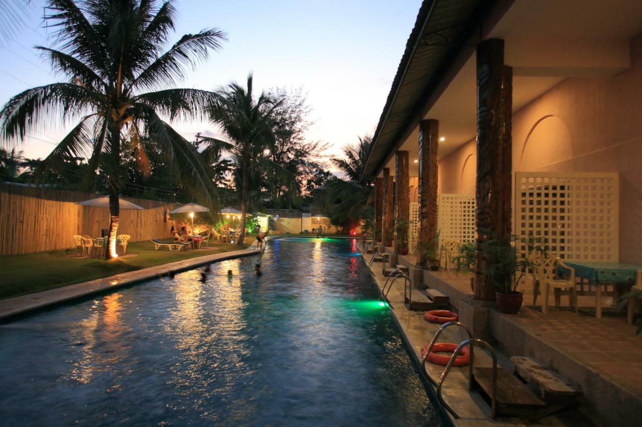 Wild Orchid Beach Resort Olóngapo Exterior foto